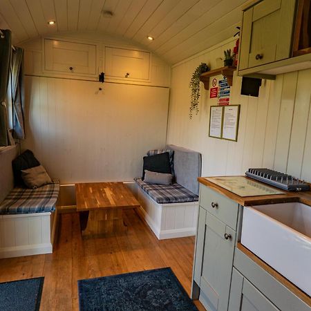 Affittacamere Lavender Retreat With Private Hot Tub Upper Hulme Esterno foto