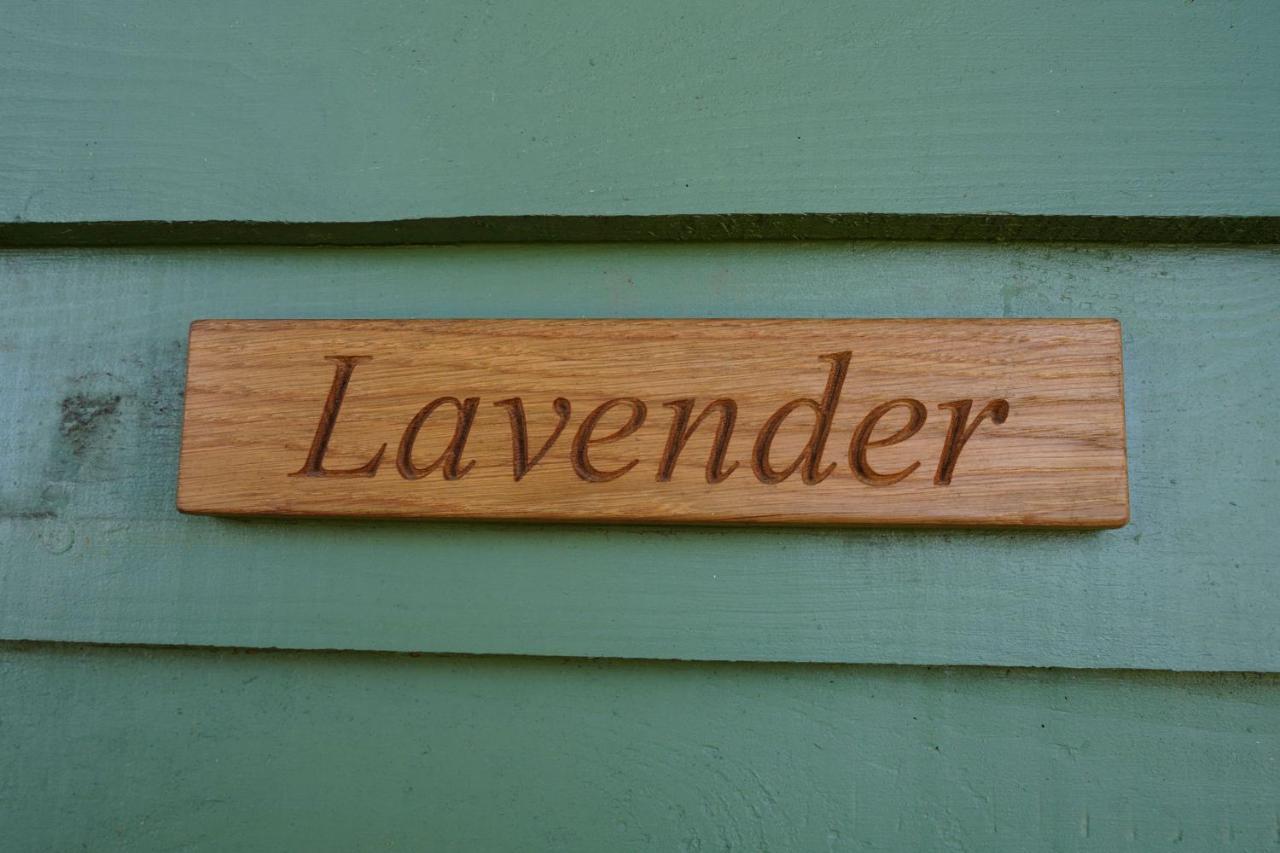 Affittacamere Lavender Retreat With Private Hot Tub Upper Hulme Esterno foto