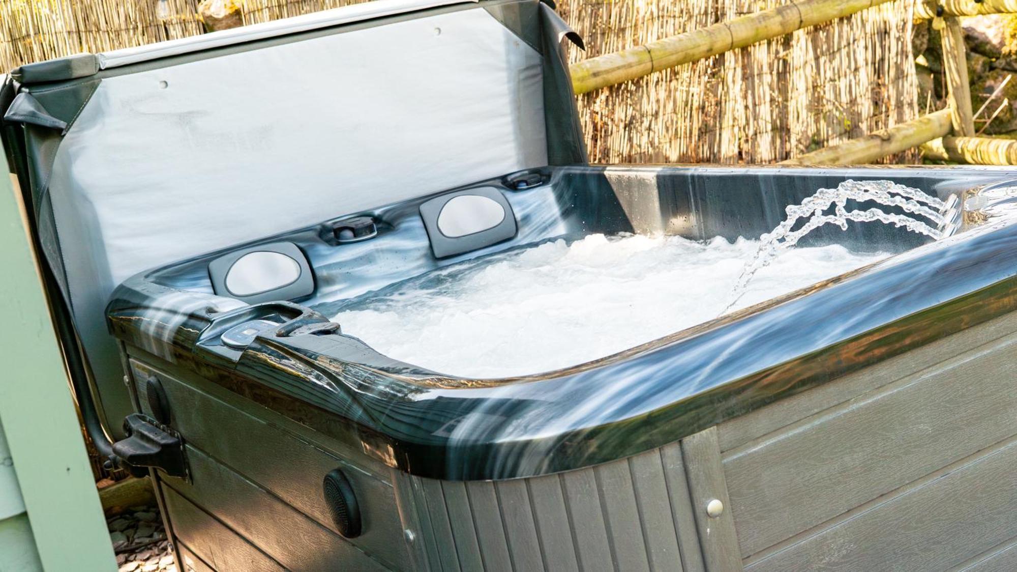 Affittacamere Lavender Retreat With Private Hot Tub Upper Hulme Esterno foto